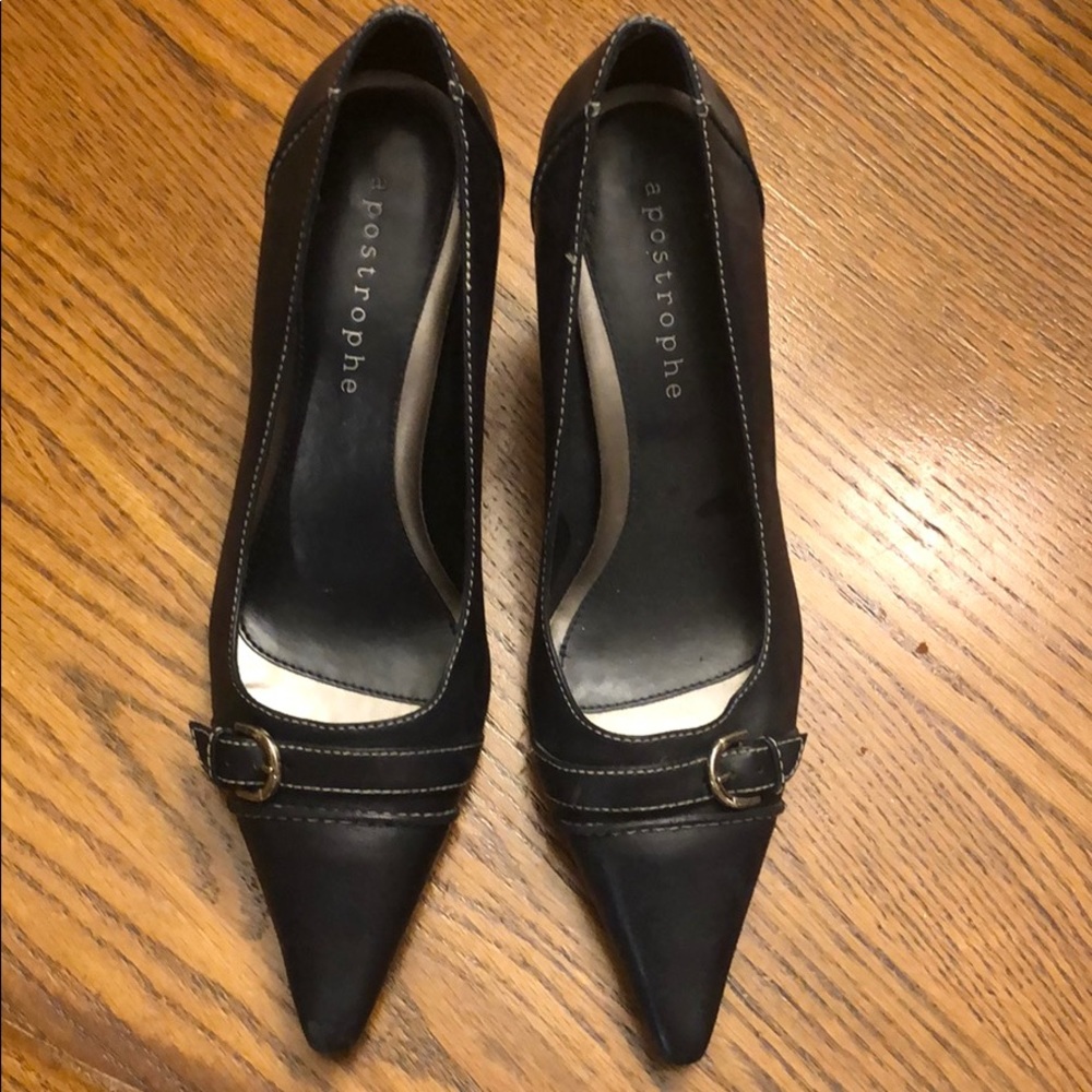 Apostrophe new navy shoes